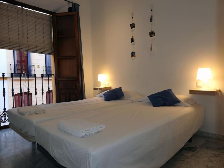 Apartamento En Sevilla Centro Con Vistas A La Plaza Alameda De Hercules - Hasta 6 Personas Exterior photo
